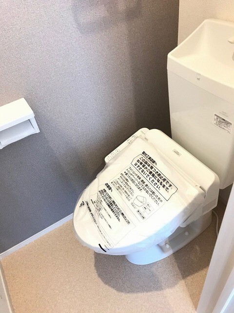 ����9