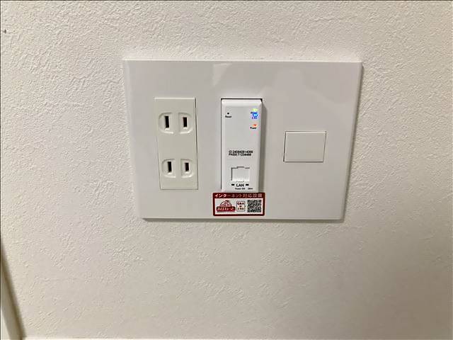 ����15