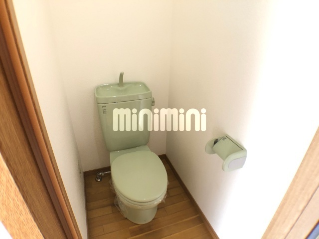 ����9