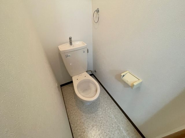 ����9