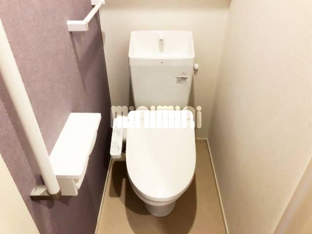 ����9