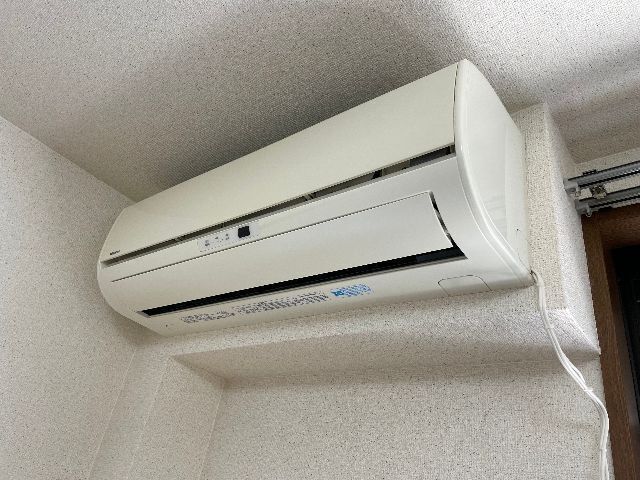 ����15