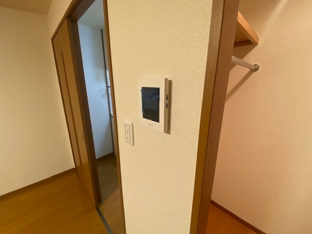 ����11