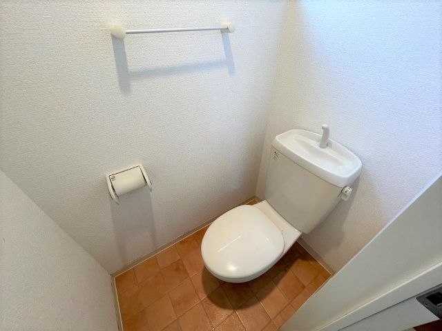 ����8