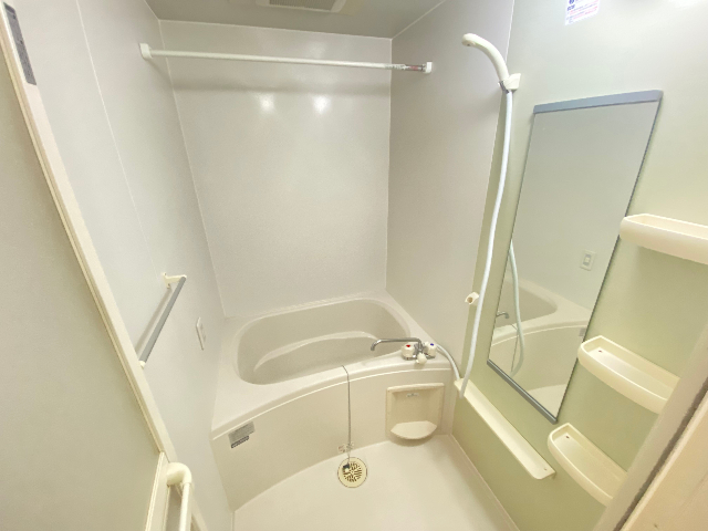 ����15