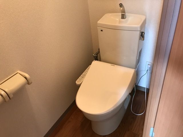 ����9