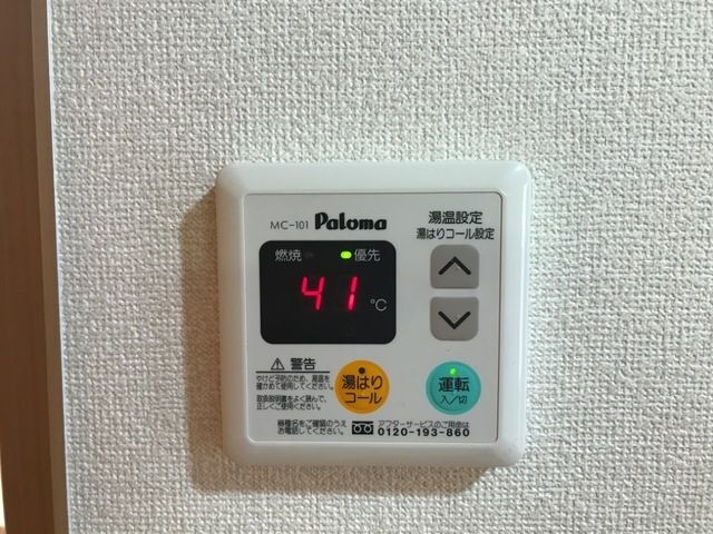 ����16