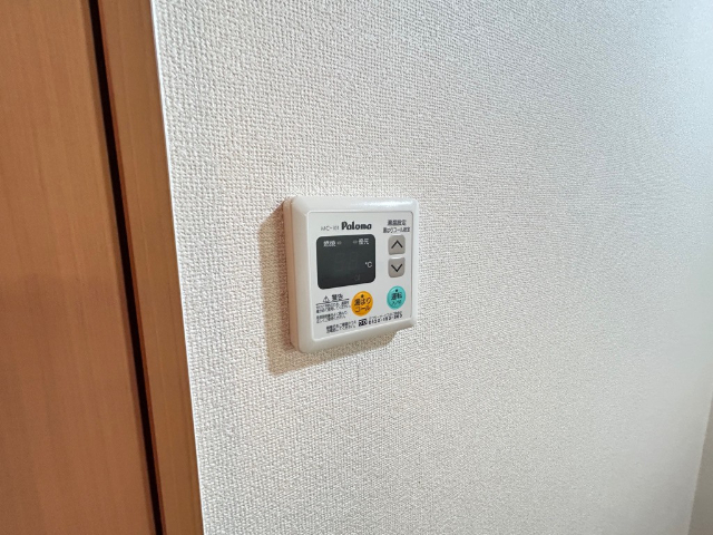 ����20