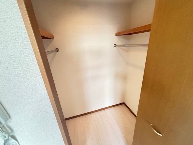 ����8