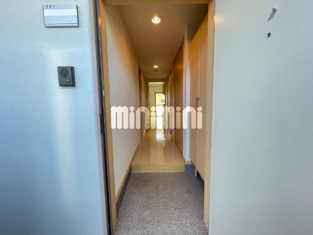 ����4