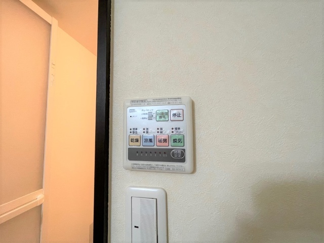 ����20