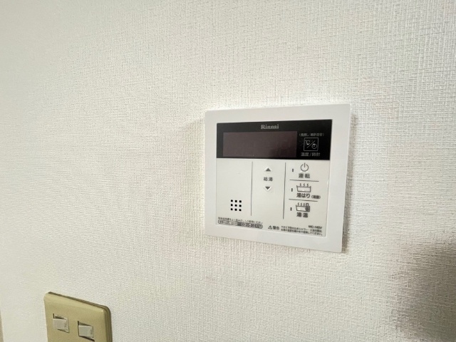 ����13