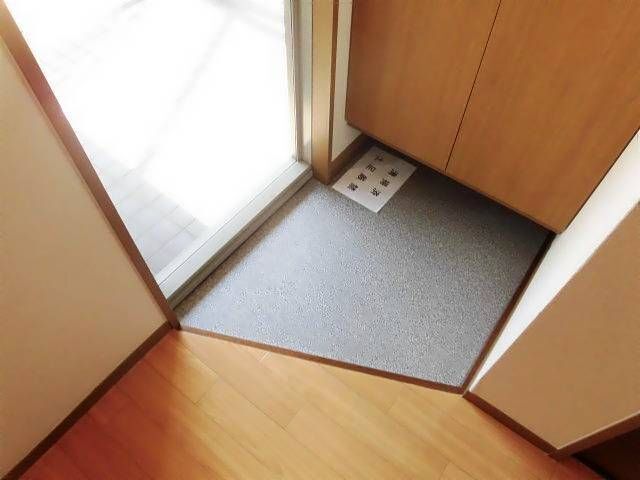 ����7