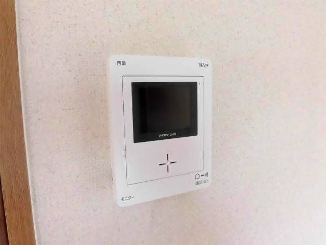 ����8