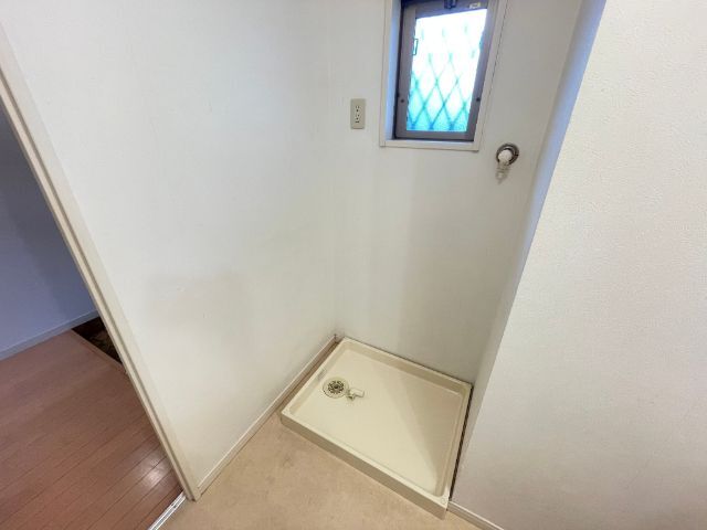 ����12