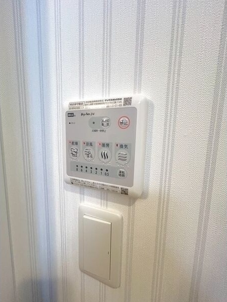����13