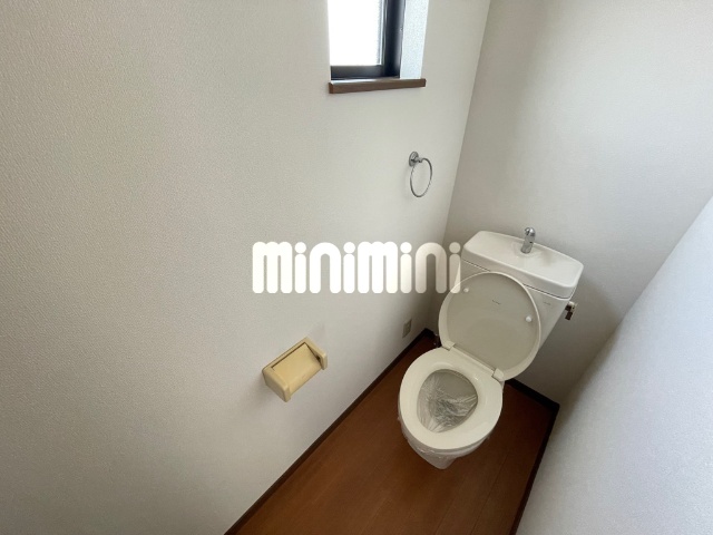 ����9