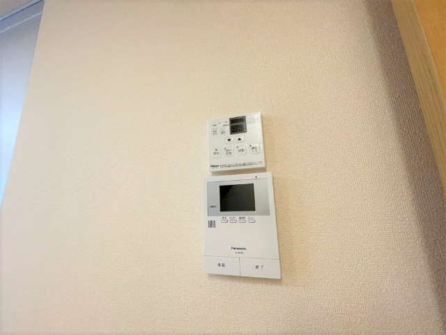 ����8