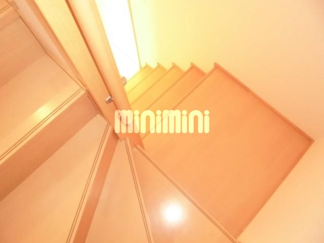 ����7