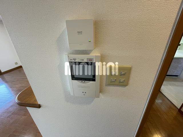 ����11