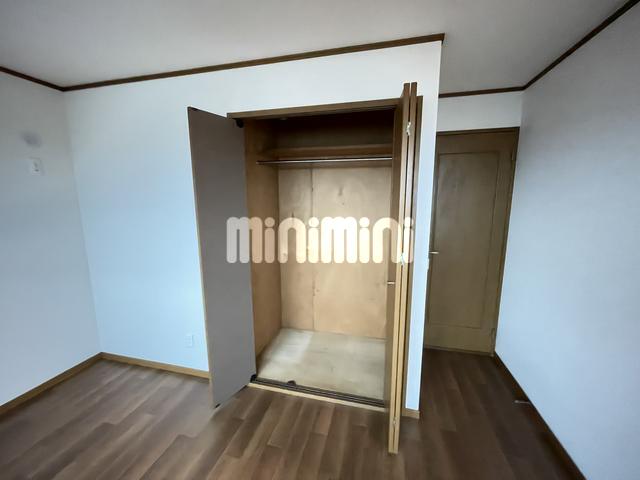����4