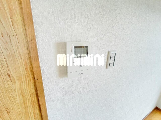 ����10