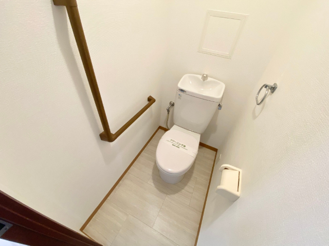 ����4
