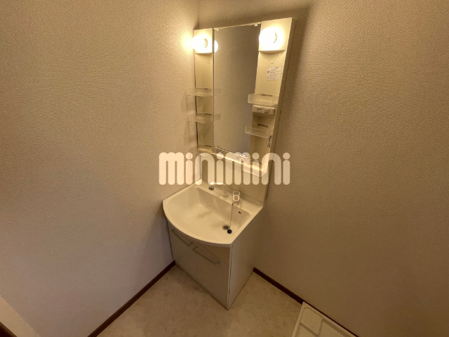 ����4