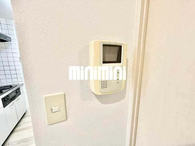 ����10