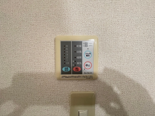 ����20