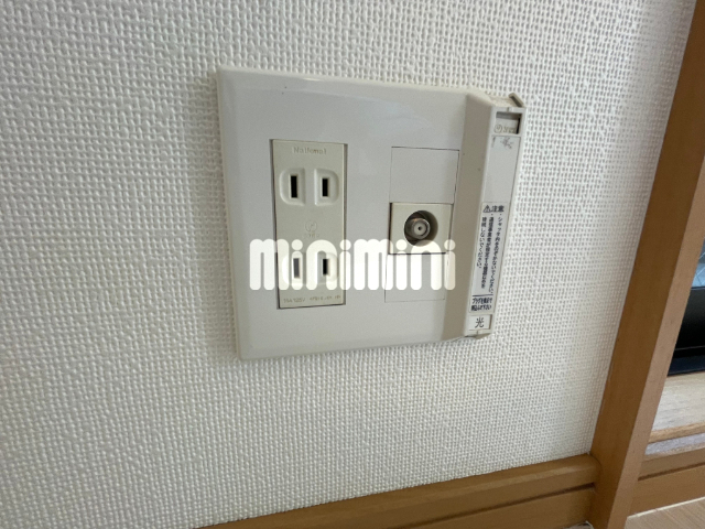 ����16