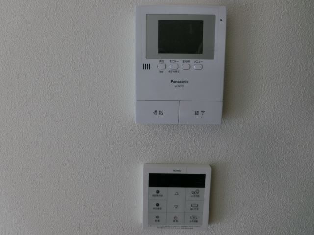 ����11