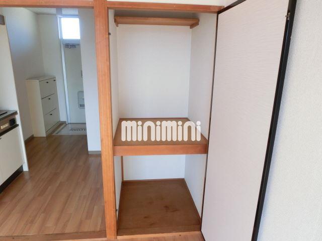 ����3