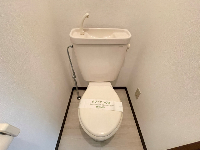 ����4