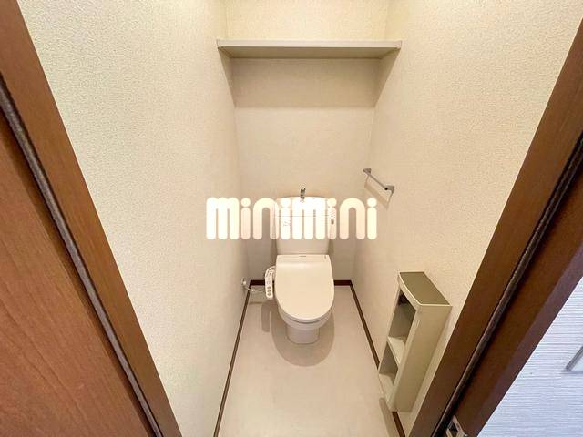 ����4