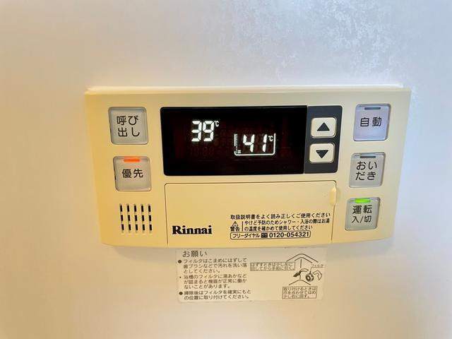 ����20