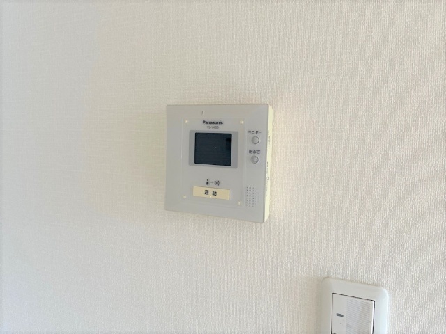 ����11