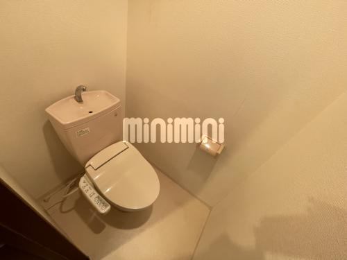 ����9