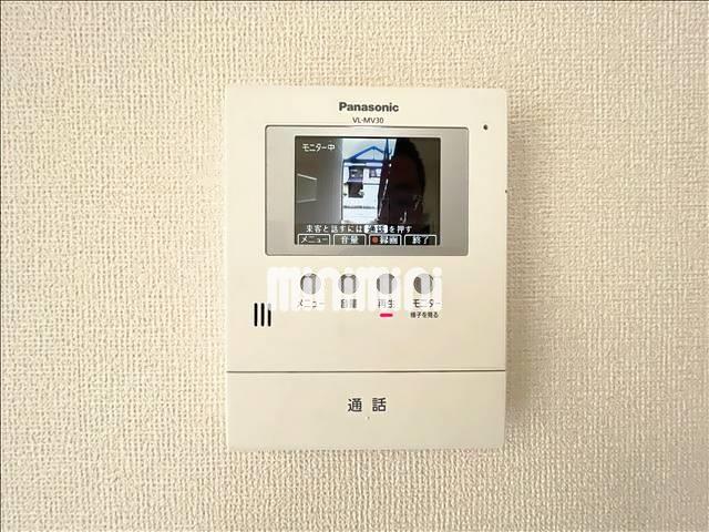 ����12