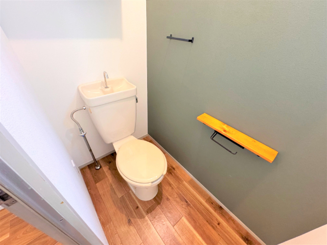 ����4