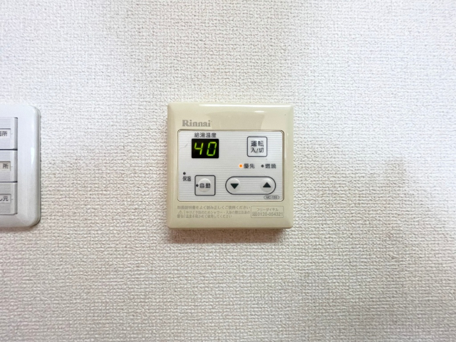 ����18