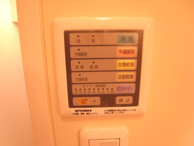 ����18