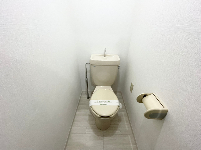 ����4