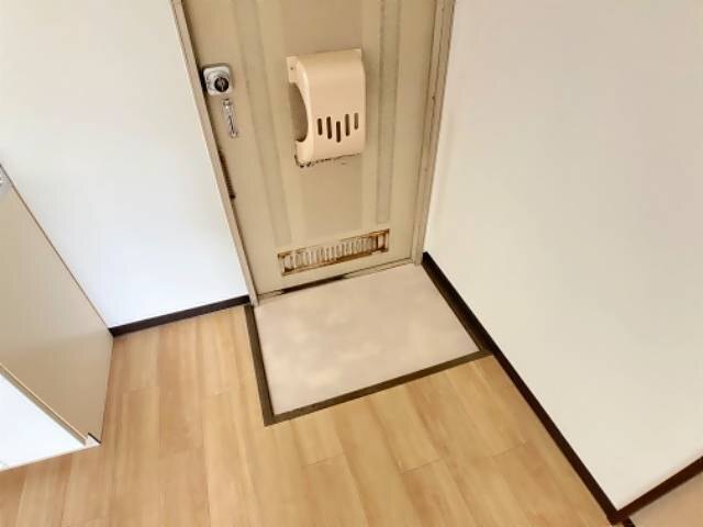 ����8