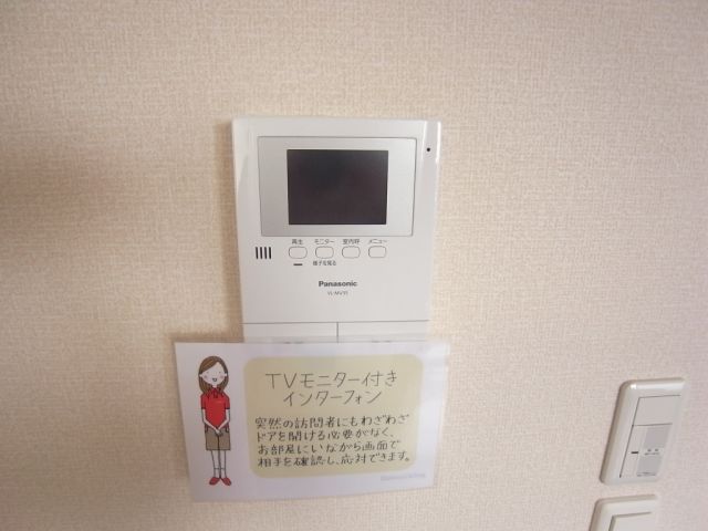 ����12