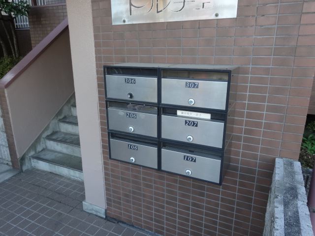 ����13