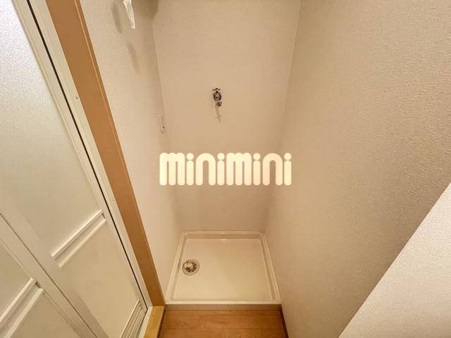 ����8