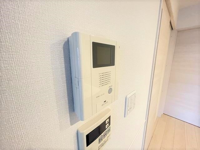 ����10