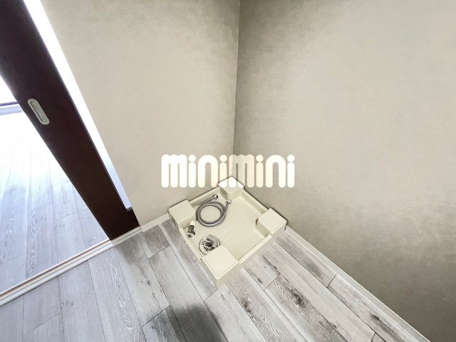 ����10