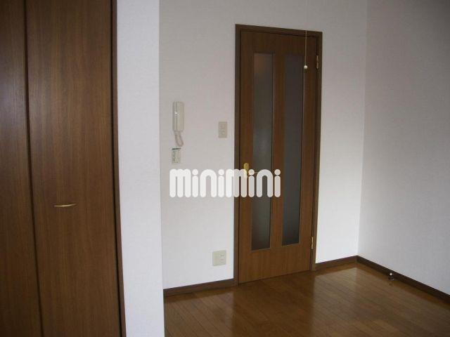 ����5